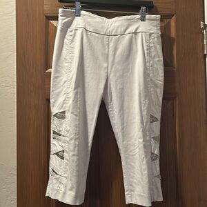 Ethyl Clothing Capris